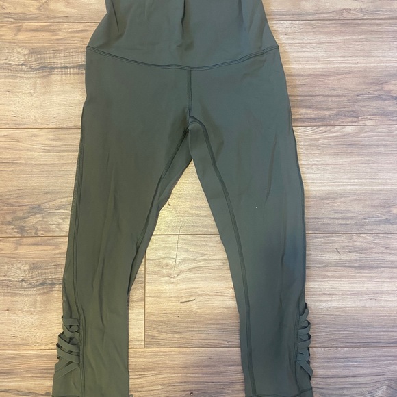 Lululemon Minimalist Crop Legging - Picture 3 of 6